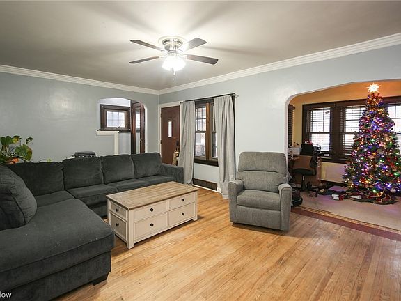5th image of 17813 Glenshire Ave