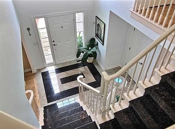 3rd image of 5209 Regents Park Rd