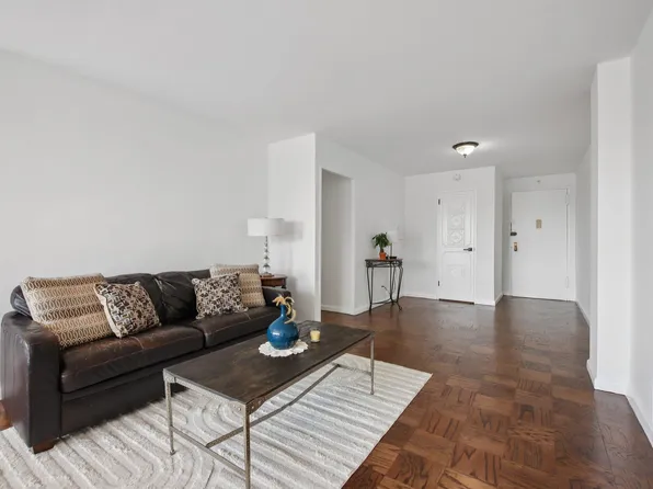 10 Huron Avenue image 9 of 38