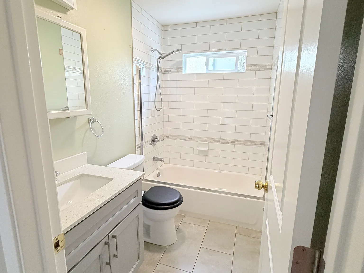 2 bed, 800 sqft, $2,395 — Photo 2