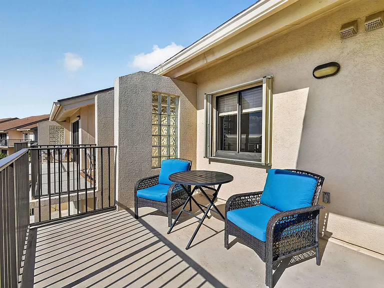 701 Seafarer Cir #504 — Photo 9
