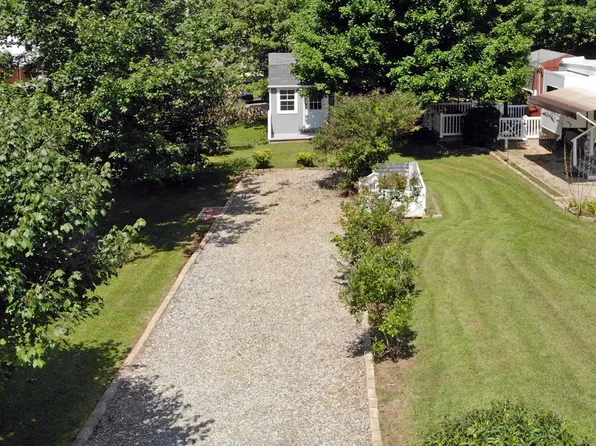 15 Sunshine St, Blairsville, GA 30512