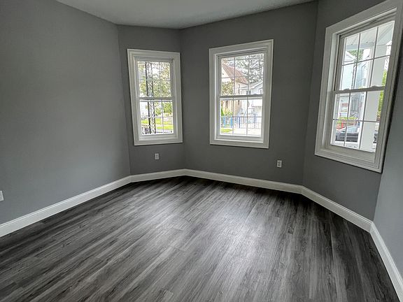 4th image of 163 N 9th St Floor 2