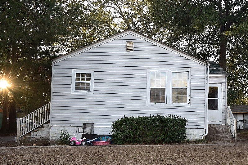 1st image of 2648 Woodlawn Ave