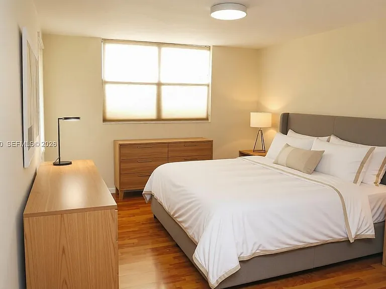 170 Ocean Lane Dr #0 — Photo 4