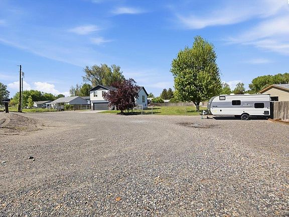 2nd image of 516 Canal Dr