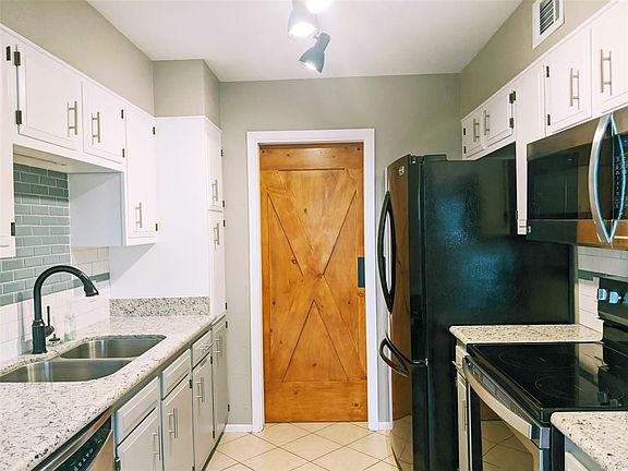 4th image of 8740 Glen Meadow Ln