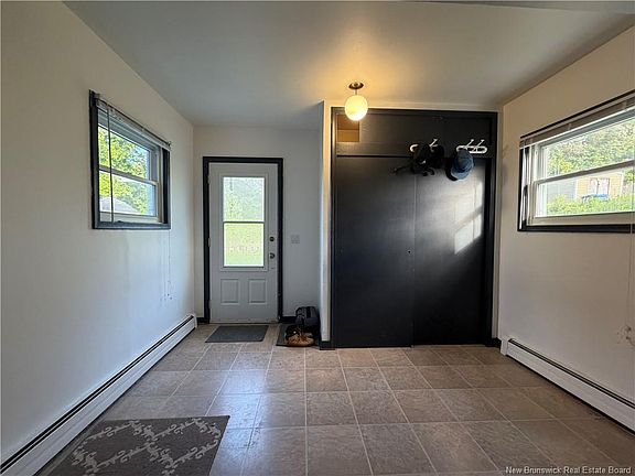 4th image of 208 Ferguson St