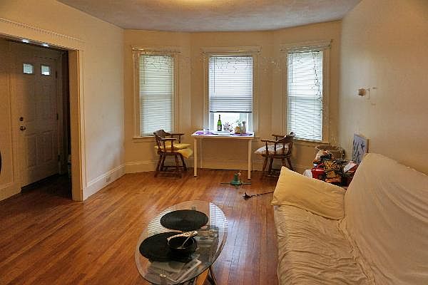 2nd image of 385 Crescent St #1A