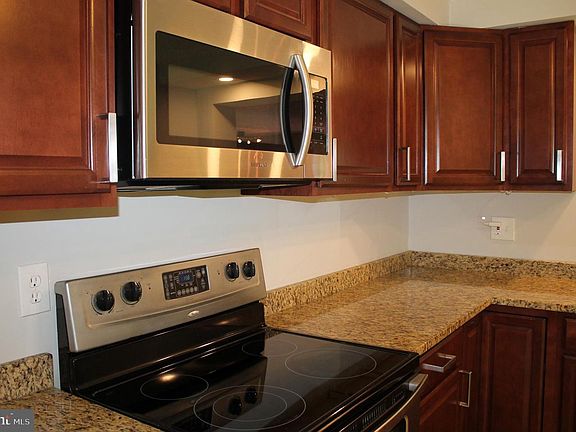 3rd image of 1180 Palmwood Ct