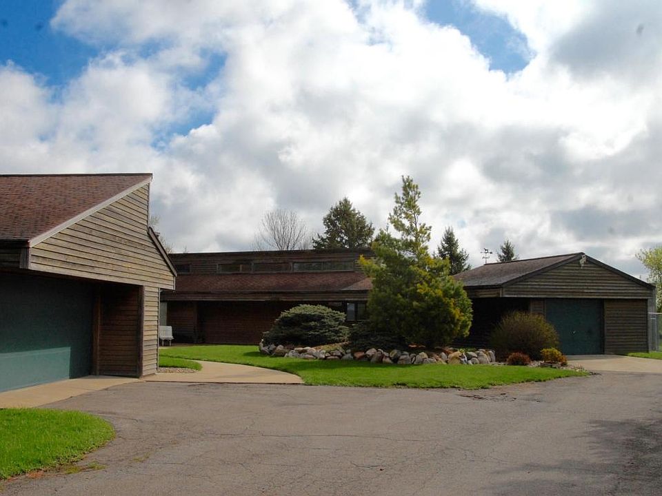 1st image of 6 Pheasant Lawn