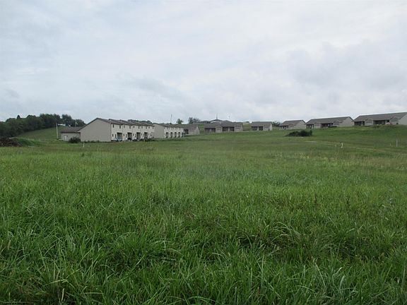 3rd image of 8 Sunset Dr