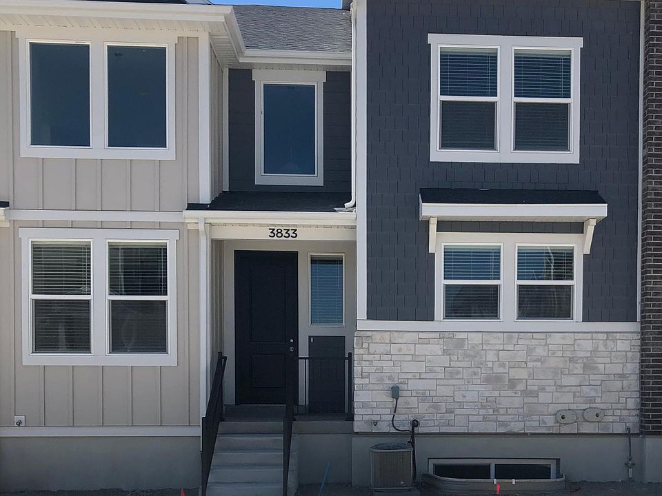 gorgeous front, garage in back