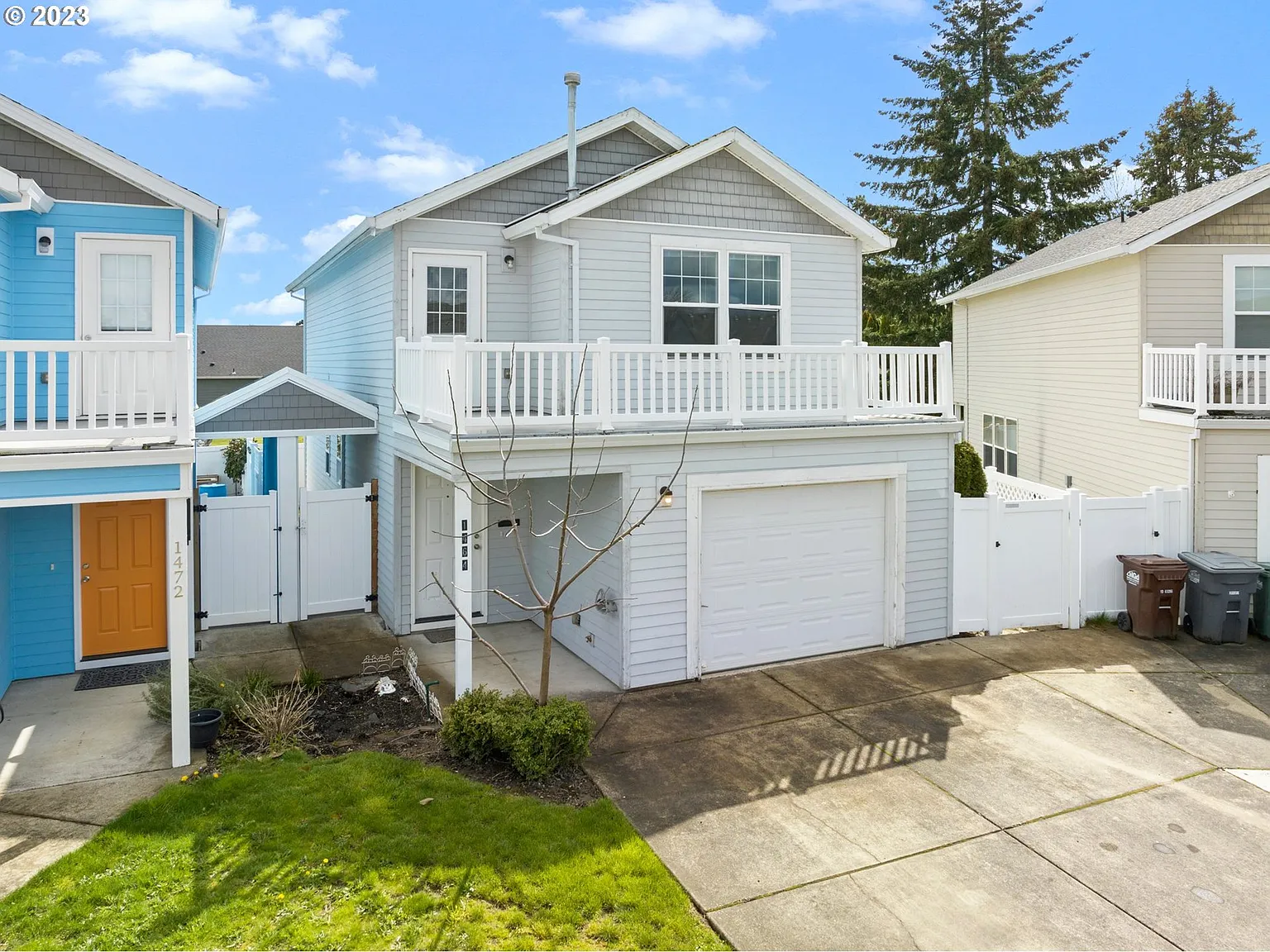 1464 NE Herrold Ct photo 1