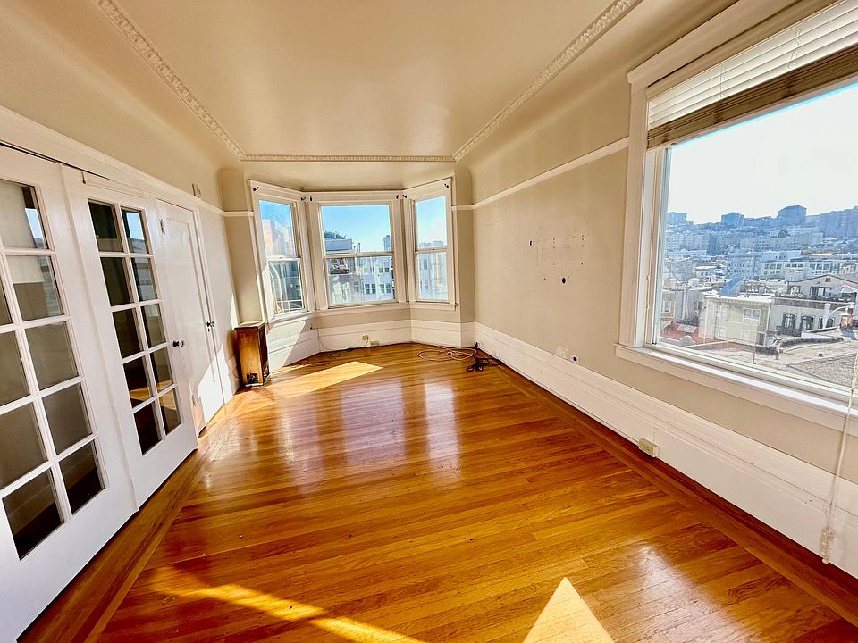 Living Room can be used as 2nd BR w/ huge wall to wall closet