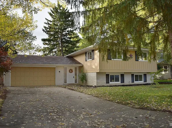2413 Kenilworth Dr, Elkhart, IN 46514