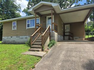 1417 Oakhill Dr, Cassville, MO 65625