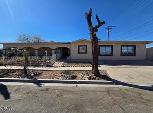 606 Smoketree Dr, El Centro, CA 92243