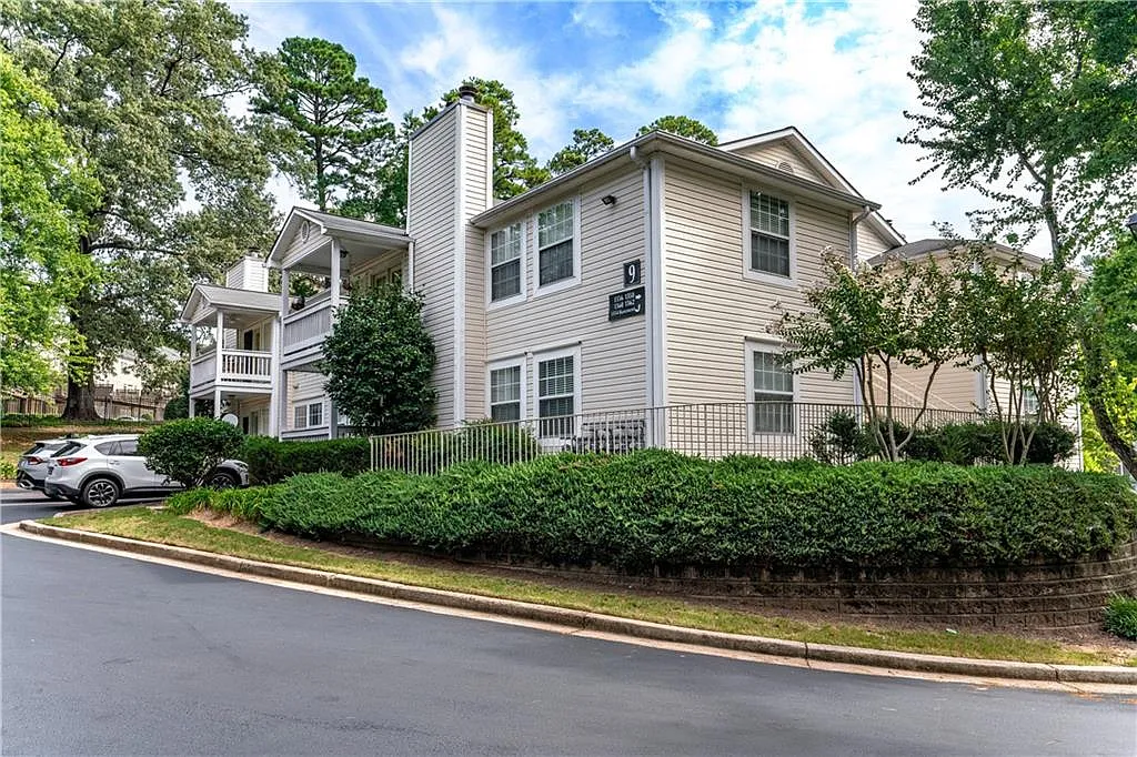 1362 Keys Crossing Dr NE photo 1