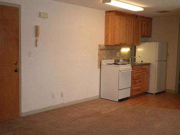 2nd image of 2236 Pinehurst Ave #1
