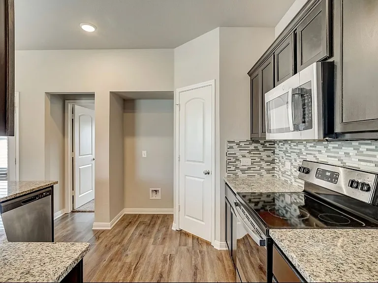 3031 Dade Loop — Photo 7