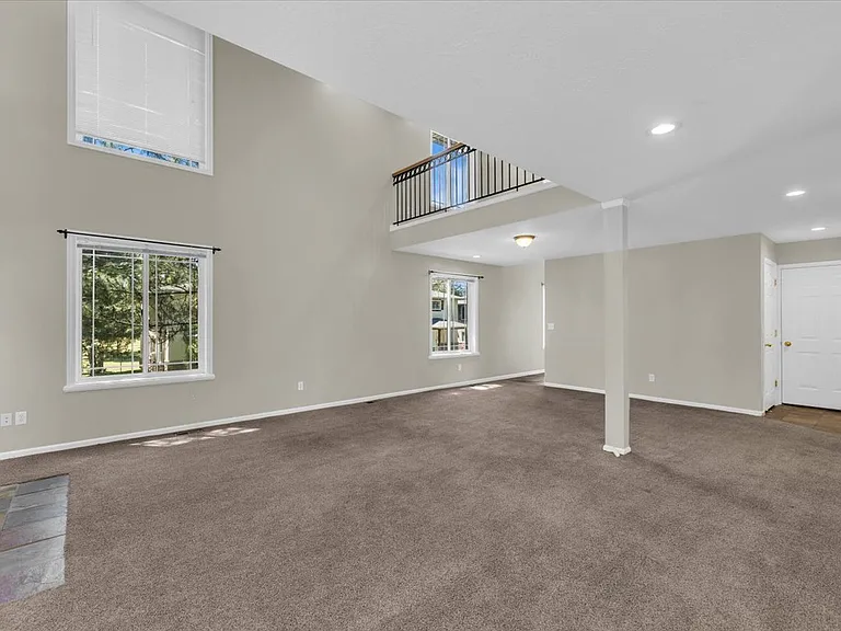 691 E Union Pines Ct — Photo 3