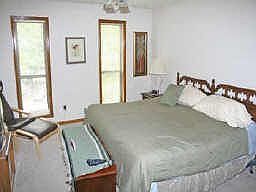 SPACIOUS MASTER BEDROOM WITH A WALK-IN CLOSET