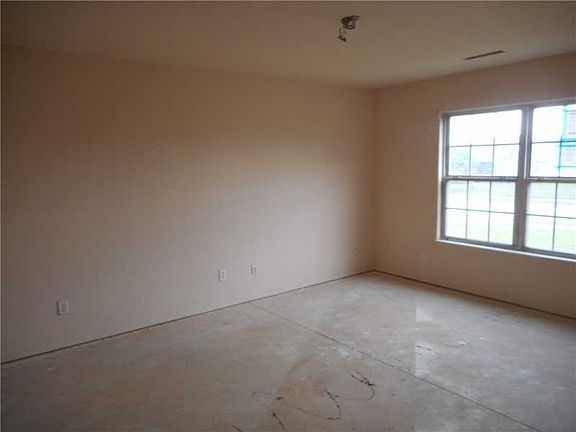 5th image of 6404 SW Meadow Well Ave