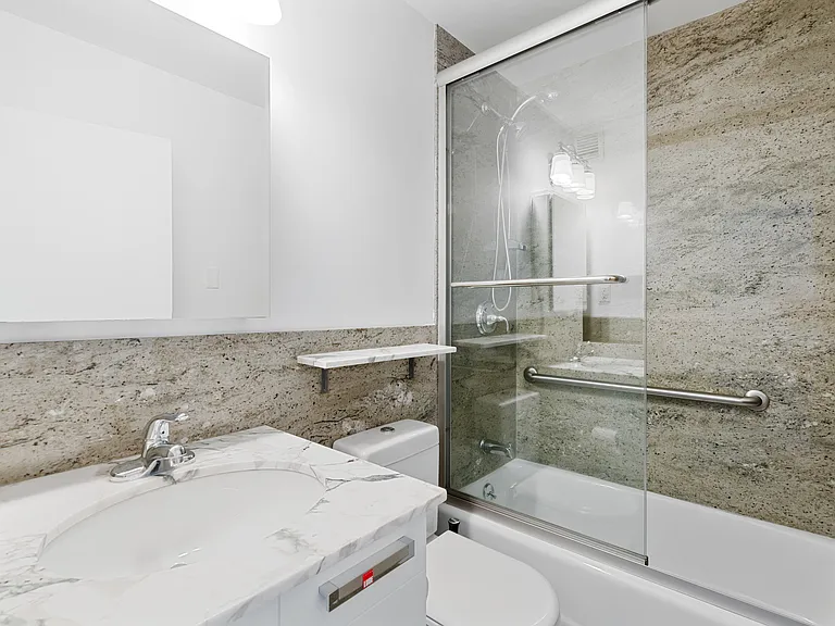 220 Manhattan Ave #5H — Photo 17