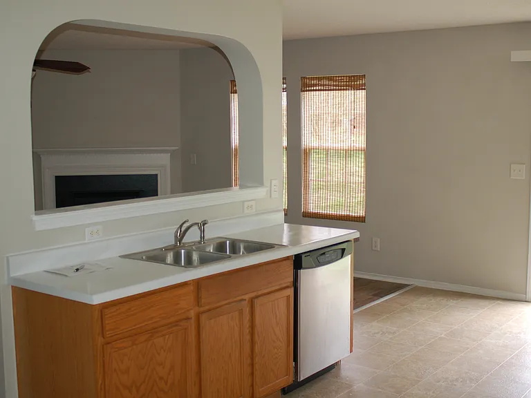 5 Bellmore Ct — Photo 12