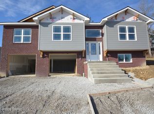 145 Bluffs Edge Ct, Mount Washington, KY 40047