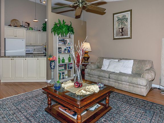 3rd image of 6523 Chasewood Dr APT F