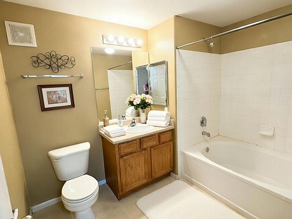 5th image of 1535 S Florence Way