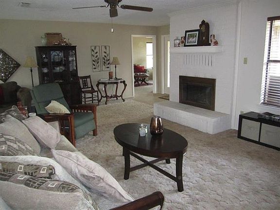 2nd image of 405 Cocopa Dr