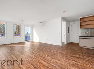 26-24 4th St #410A, Astoria, NY 11102