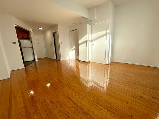 Rented by J PRESTON AND ASSOCIATES INC | media 16