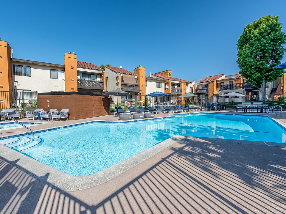 Sparking Pool