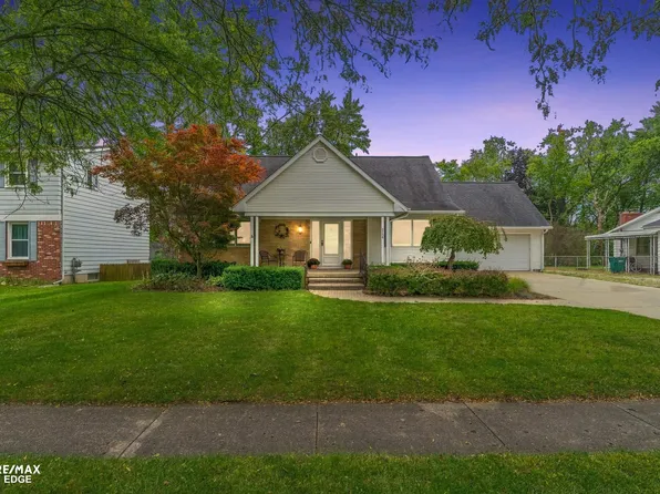314 Cedarwood Dr, Flushing, MI 48433