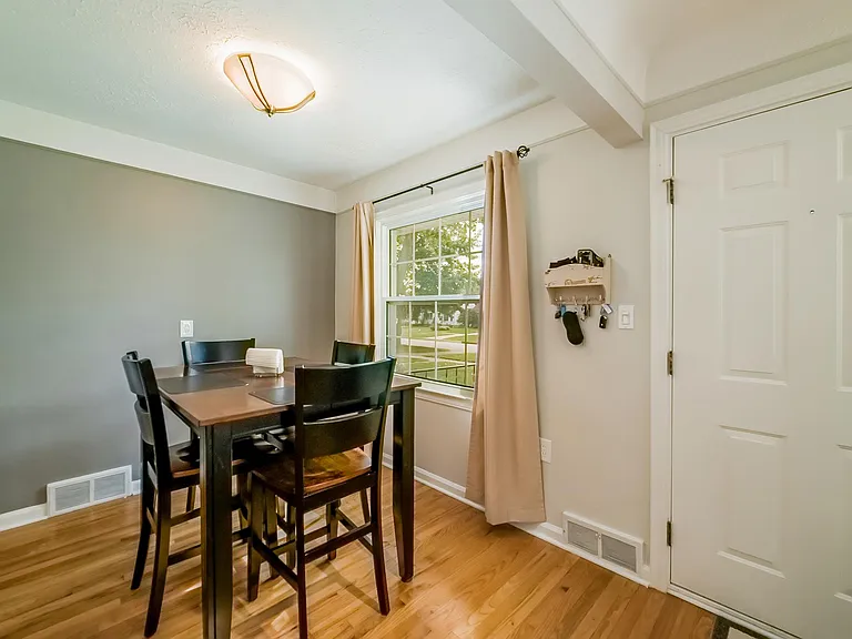141 Girard Ave — Photo 9