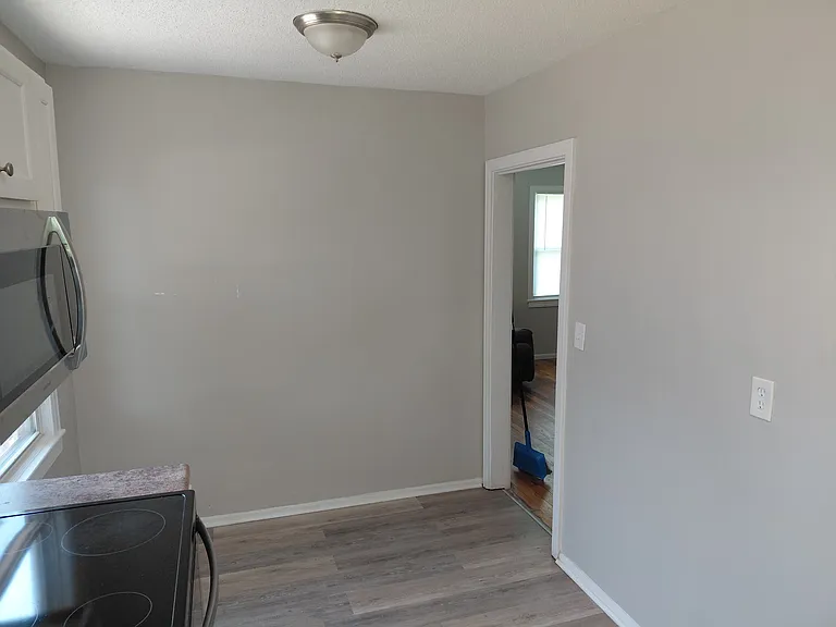 120 Elizabeth Ave — Photo 15