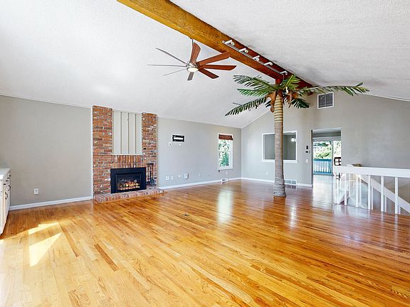 4th image of 2946 S Moline Pl