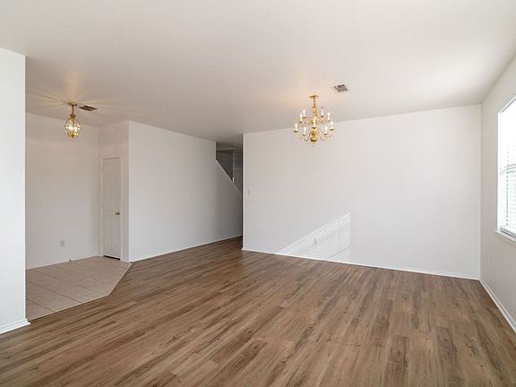 4th image of 9600 Bull Creek Dr