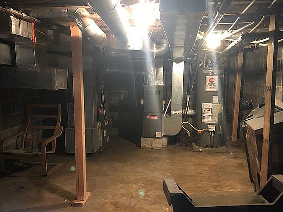 4th image of 373 Marlton Ave