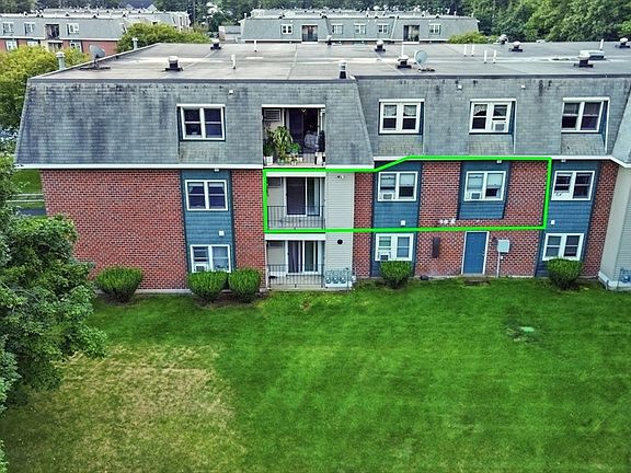 2nd image of 5 New Haven Dr #204