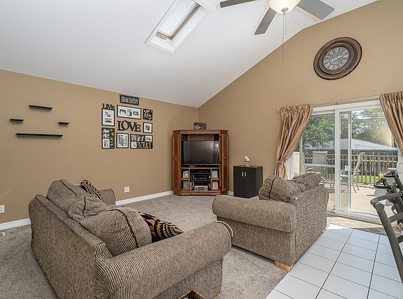 5th image of 1907 Burry Circle Dr