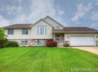 3769 Brambleberry Dr NW, Comstock Park, MI 49321