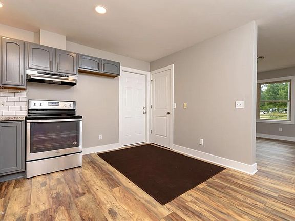 5th image of 1387-1389 106th Ave #1387