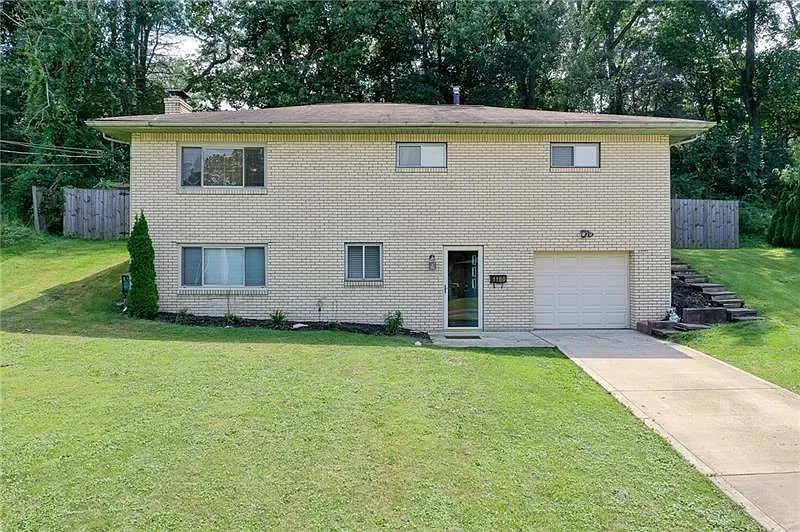 1180 Saint Vincent Dr photo 1