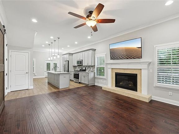 5th image of 3483 Conley St