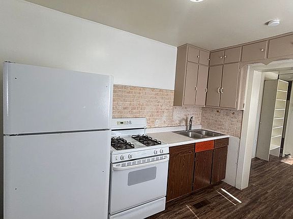 4th image of 650 Park Ave